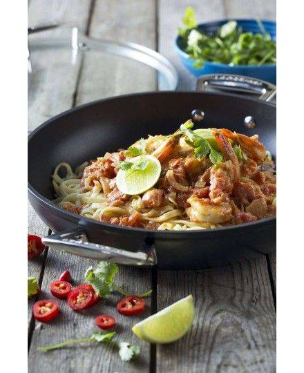 Le Creuset Toughened Non-Stick Shallow Casserole | Le Creuset | Mimocook