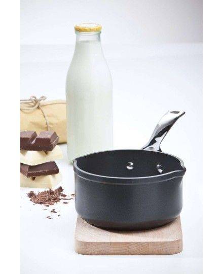 Casserole Anti-Adhérente Les Forgées avec 2 becs Verseurs 16cm Le Creuset | Le Creuset | Mimocook