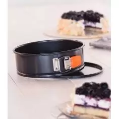 Le Creuset Toughened Non-Stick Bakeware Springform Round Cake Tin - 24 cm - Mimocook