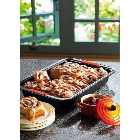 Le Creuset Toughened Non-Stick Bakeware Rectangular Cake Tin 33 cm - Mimocook