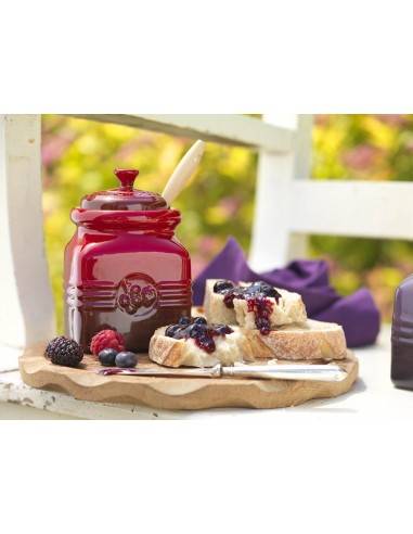 Le Creuset Stoneware Berry Jam Jar with Silicone Spreader - Mimocook