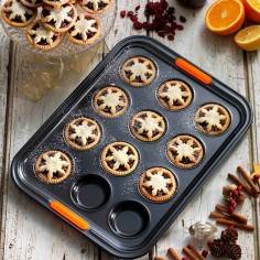 Le Creuset 12 Cup Bun Tray - Mimocook