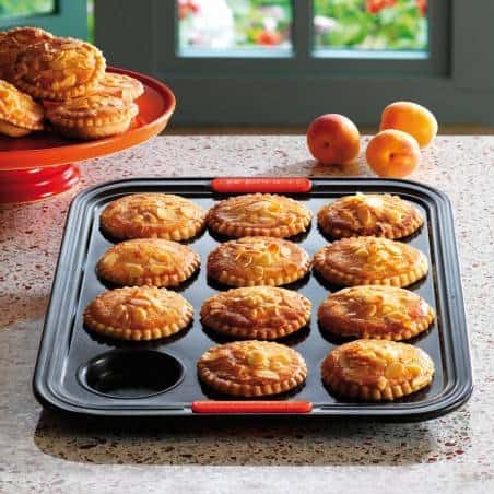 Le Creuset 12 Cup Bun Tray - Mimocook