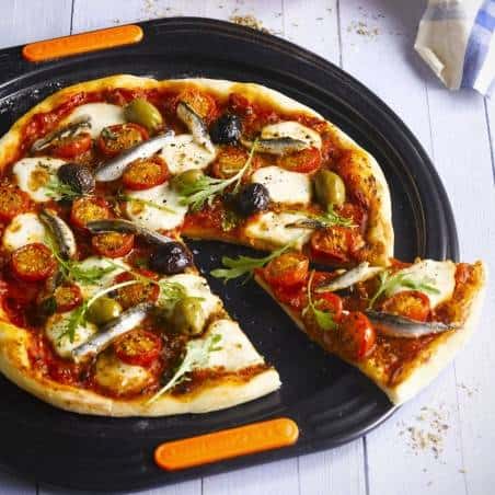 Le Creuset Pizzapfanne aus gehärtetem Antihaft-Backpapier - Mimocook