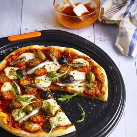 Le Creuset Pizzapfanne aus gehärtetem Antihaft-Backpapier - Mimocook