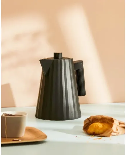 Chaleira eléctrica 1L preta Plissé da Alessi - Mimocook
