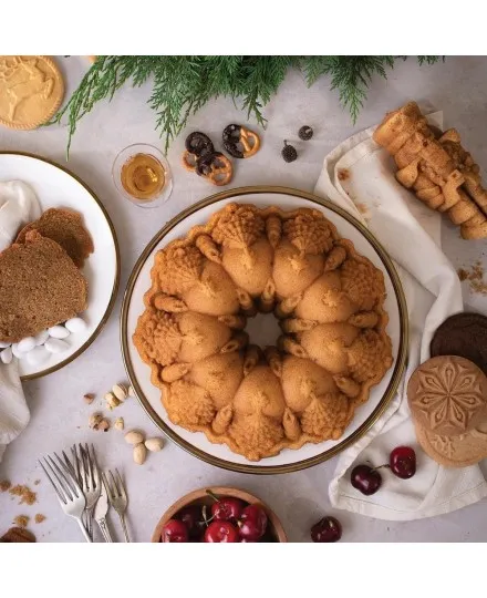 Forma Very Merry Bundt Pan da Nordic Ware - Mimocook