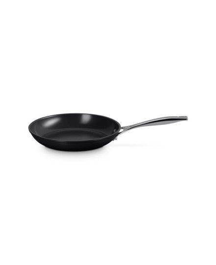 Le Creuset Set of 2 Essential Ceramic Non-Stick Pans 20/26cm | Le Creuset | Mimocook