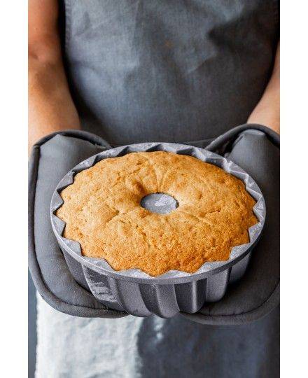 MasterClass Non-Stick Cast Aluminium Decorative Cake Tin, Swirl | Kitchen Craft | Mimocook
