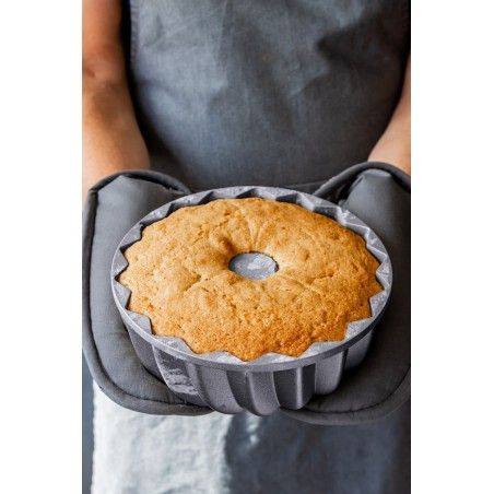 MasterClass Non-Stick Cast Aluminium Decorative Cake Tin, Swirl | Kitchen Craft | Mimocook