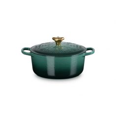 Bräter Weihnachten aus Gusseisen mit Goldknopf und Baum-Relief 24cm Le Creuset