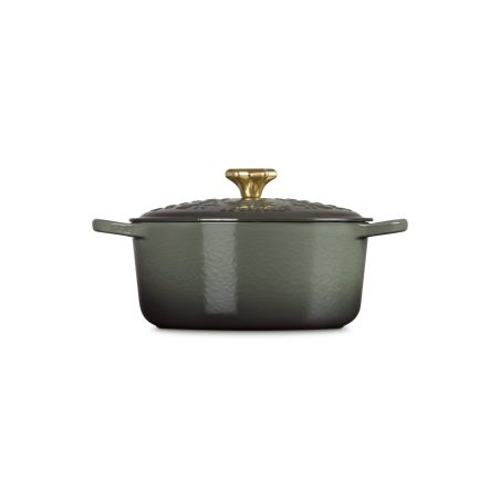 Le Creuset Cocotte with Star Handle and Christmas Reliefs 24cm | Le Creuset | Mimocook