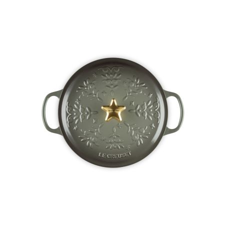 Cazuela Navideña con pomo de estrella dorada y relieve de árbol 24cm Le Creuset | Le Creuset | Mimocook