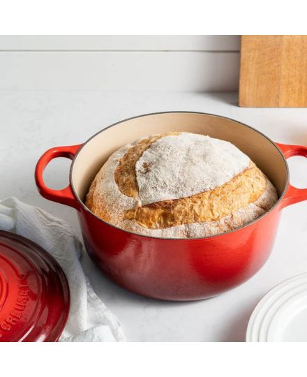 Le Creuset 24cm Runder Bräter mit schwarzer Innenemaille aus Gusseisen | Le Creuset | Mimocook