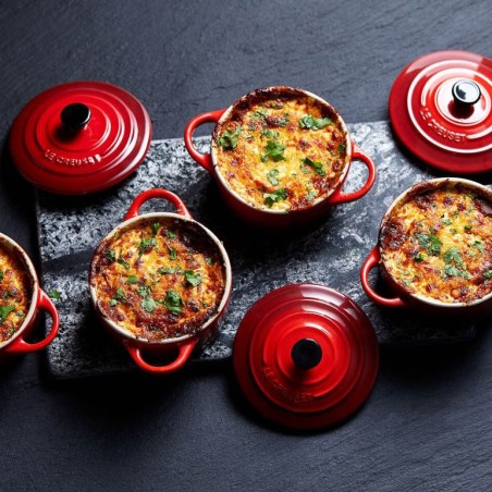 Le Creuset Mini Cocotte mit farbigem Knauf