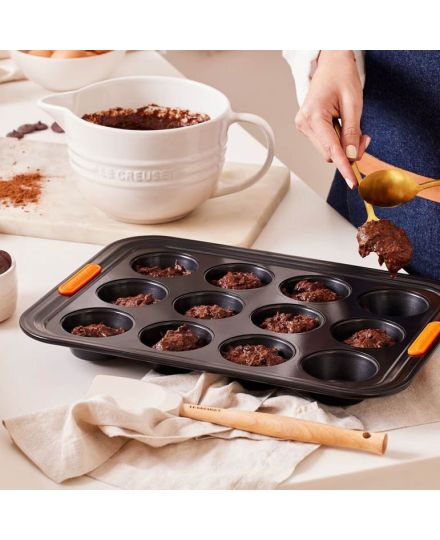 Le Creuset Toughened Non-Stick Bakeware 12 Cup Muffin Tray | Le Creuset | Mimocook