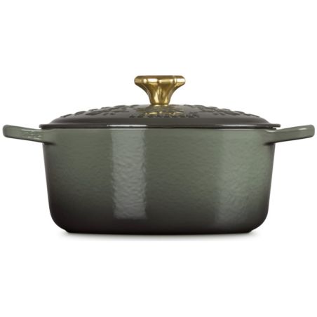 Le Creuset Cocotte Ronde en Fonte avec Bouton Étoile et Reliefs de Sapin de Noël 24 cm | Le Creuset | Mimocook