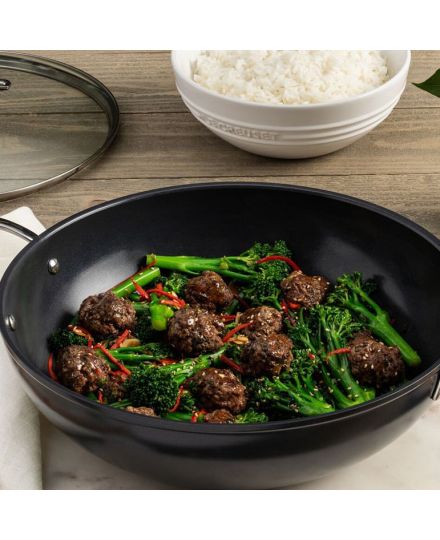 Le Creuset Ceramic Non-Stick Wok 32 cm | Le Creuset | Mimocook