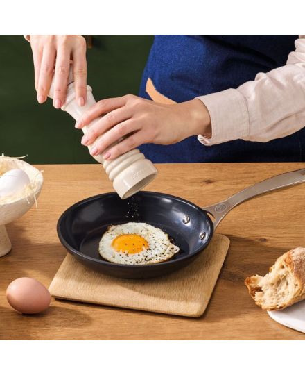 Le Creuset Essential Keramik-Antihaft flache Pfanne | Le Creuset | Mimocook