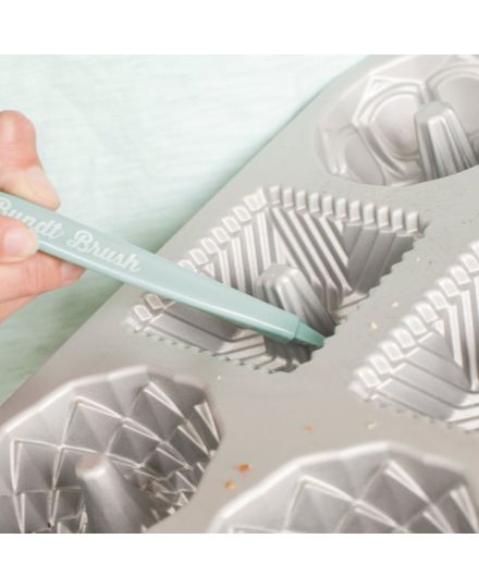 Nordic Ware Ultimate Bundt Cleaning Tool | Nordic Ware | Mimocook