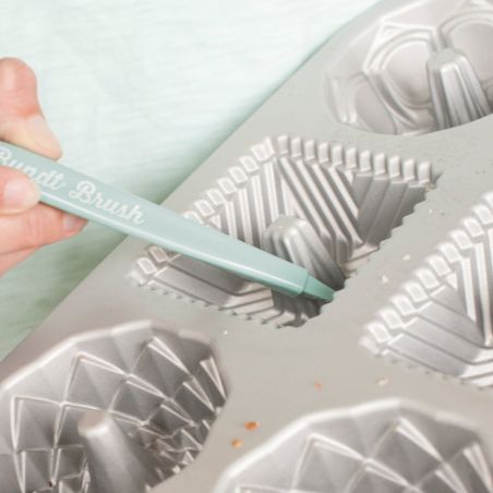 Nordic Ware Ultimate Bundt Cleaning Tool | Nordic Ware | Mimocook