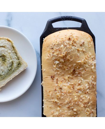 Lodge Seasoned Cast Iron Loaf Pan 21.5 x 11.4 cm | Lodge | Mimocook