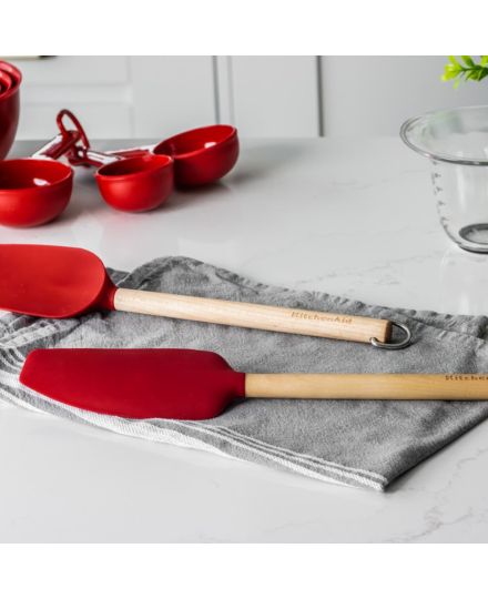 KitchenAid Spatule Mélangeuse en Bois de Bouleau avec Tête en Silicone Empire Red | KitchenAid | Mimocook