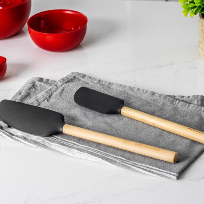 KitchenAid Bamboo Handle Mixer Spatula with Silicone Head Black | KitchenAid | Mimocook