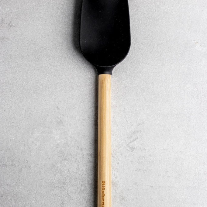 KitchenAid Cuchara Espátula de Bambú con Cabeza de Silicona Negra | KitchenAid | Mimocook