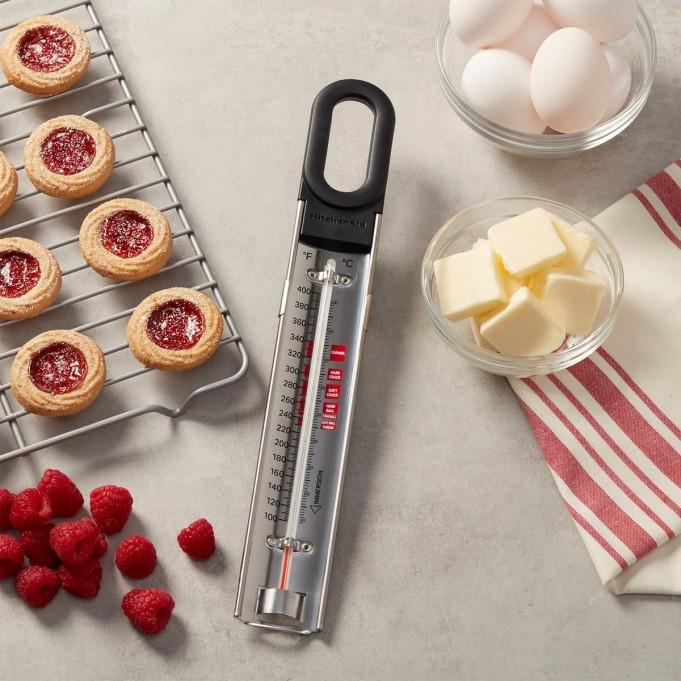 KitchenAid Clip-On Cooking Thermometer for Oil, Sugar and Jam Black | KitchenAid | Mimocook