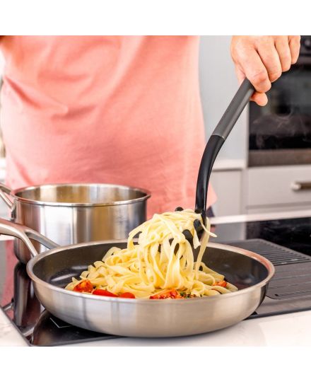 KitchenAid Cuillère à Pâtes 34 cm Gris Charcoal | KitchenAid | Mimocook