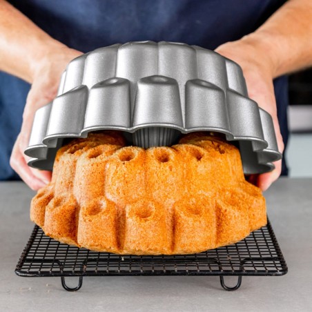 MasterClass dekorative Stufen-Backform aus antihaftbeschichtetem Aluminiumguss | Kitchen Craft | Mimocook