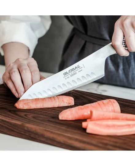 Global G-83 Orientalisches Santoku mit Kullenschliff 18 cm | Global | Mimocook