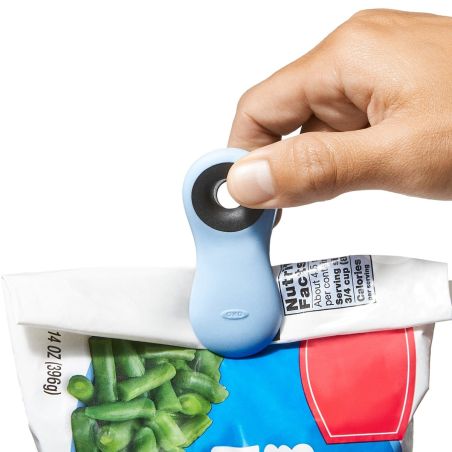 OXO Good Grips Magnetic All-Purpose Clips 4-Piece Set | OXO | Mimocook