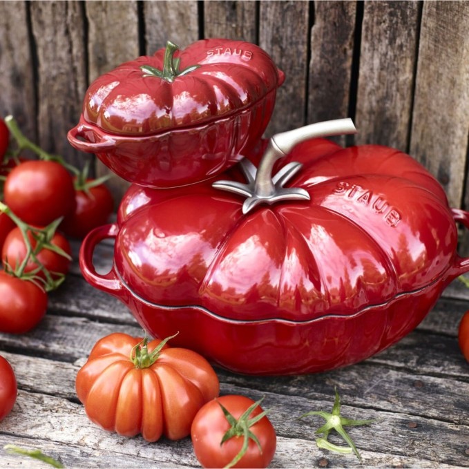 Staub Cocotte Tomate em Ferro Fundido Esmaltado 25cm | Staub | Mimocook