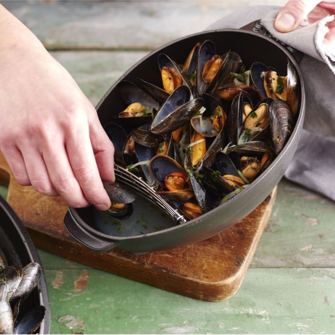 Staub Mussel Pot in Enamelled Cast Iron 25cm | Staub | Mimocook