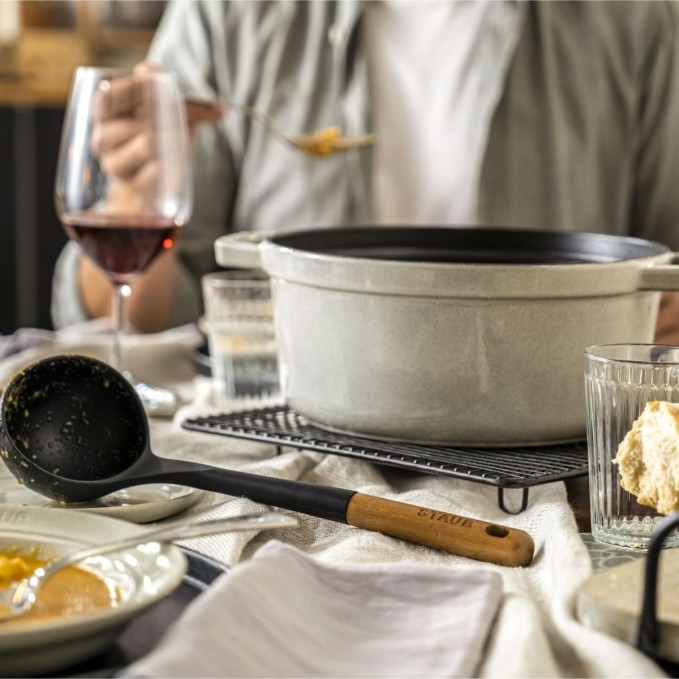 Staub Concha para Sopa em madeira e silicone 31cm | Staub | Mimocook