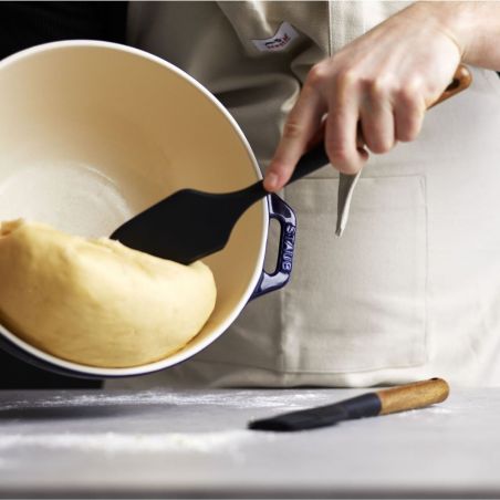 Staub 30 cm Silicone Pastry scraper | Staub | Mimocook