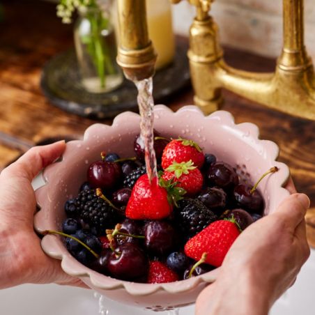 Jamie Oliver Big Love Beautiful Berry Bowl Beeren-Siebschale aus Steinzeug | Jamie Oliver | Mimocook